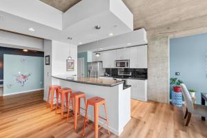 1700 Bassett, Unit 818