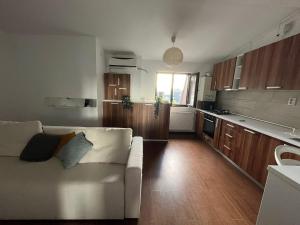 Mall Bucuresti Vitan Studio