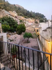 Acciana Garden - Oasi verde in pieno Centro Storico - Modica Bassa
