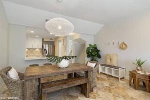 Mariners 212 Great Location with Marina Views