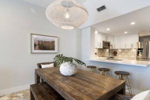 Mariners 212 Great Location with Marina Views