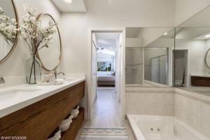 Mariners 212 Great Location with Marina Views