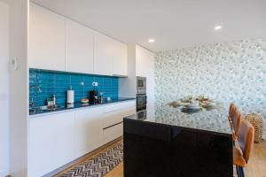 Espinho Sunny Vibes & Balcony with Pool