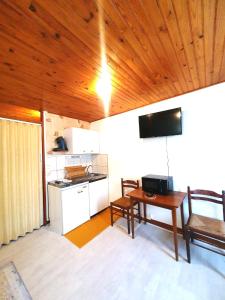 La Rosée - Studio Campagne à 50m des Thermes - Vue jardin, Wifi, Smart TV