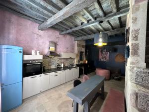 Le 6 Bis by Les Cailloux Dorés