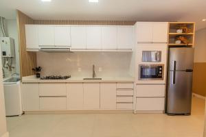 010A - Lindo apartamento 2 dormitórios na praia de Bombas