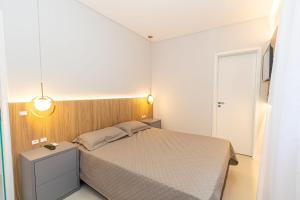 010A - Lindo apartamento 2 dormitórios na praia de Bombas