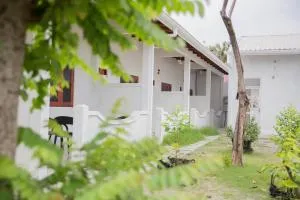 Velidhoo Inn - Naifaru
