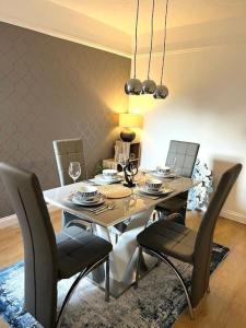 Spacious 3BR House - Contractors, Hospital, Family