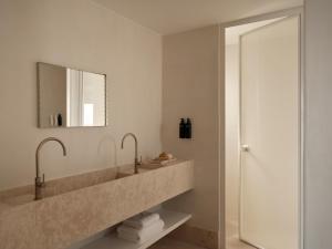 Akria Seaside Suites