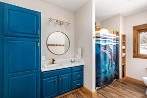 Great Falls Luxe Haven 4BR Gym Office and Hot Tub - 4hvězdičkové hotely ve městě Great Falls