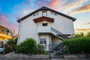 Make Inn Apartments
