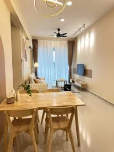 Stylish Bearbrick 3R2B Home sandakan - Kampong Ayer