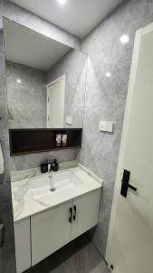 The DaBryl Scandinavian-African Apartment