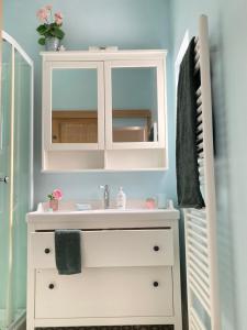 Appartements Le Jardin Des Delices charming house in Troyes : photos des chambres