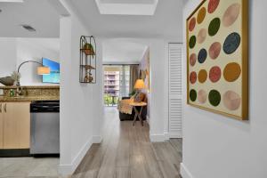 Serene Cozy Retreat with Balcony Free Parking