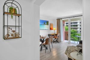 Serene Cozy Retreat with Balcony Free Parking