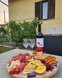 Studio apartman Dora