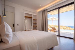 Theros Luxury Suites