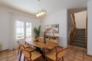 Villa Laurona by Villa Plus