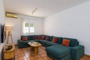 Villa Laurona by Villa Plus