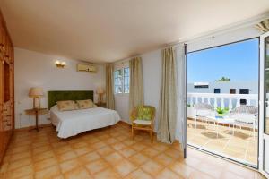 Villa Laurona by Villa Plus