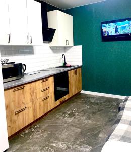 Апартаменти Люкс Медцентр Яна- 5хв ЗакритаПарковка