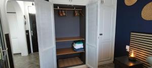 180 seaview 1 bedroom flat with swimming pool