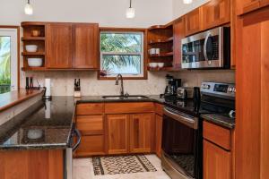 Residences at Barrier Reef 10-1B Oceanfront 2 BR by Stay Floreo