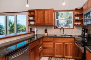 Residences at Barrier Reef 10-1B Oceanfront 2 BR by Stay Floreo