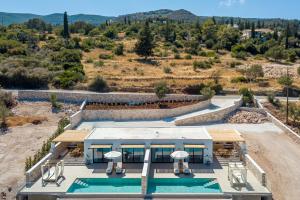 Theros Luxury Suites