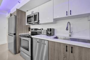 Amazing 3 bedrooms 3 bathrooms Beach Resort 1518