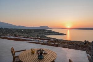 Astelia Luxe Retreat