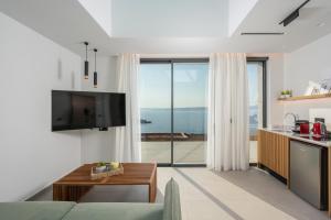 Astelia Luxe Retreat