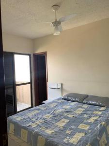 Ensolarado apto com vista para o mar