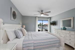 Ocean Shores Villa 2 in Key Largo with pool and boat slip