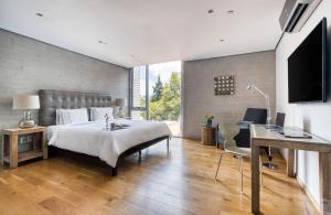 AR 218 Hotel by ULIV