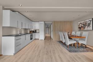 ARCTIC HOMES - Premium Plaza