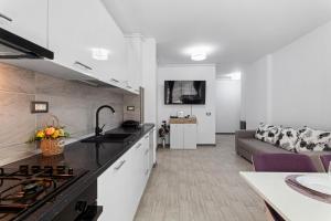 Maeve - Pool & Spa Beach Resort