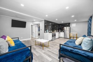 Classy and Chic 2BR Home near Galleria