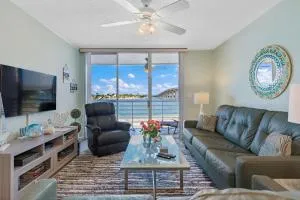 St Pete Isla Bahia Vista 7 203 Amazing View - Point Brittany