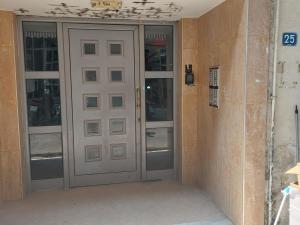 small STUDIO center 1