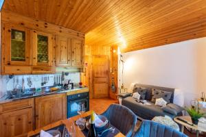 Chaberton Romantic Retreat Ski In Ski Out - Happy Rentals