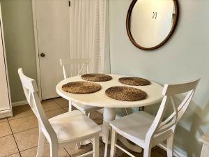 Cozy Beach Condo in Complex