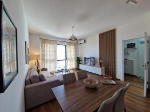 Red & White Palace Apartment