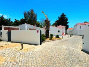 Well located studio flat at Oura