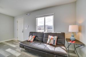 Renovated Hawthorne Apartment By Museums and Dining!