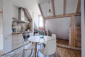 Chic Apartment-Old Town-F505