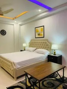 Elegant 1 Bed Furnished Apartment Tranquil Stays - Derwala