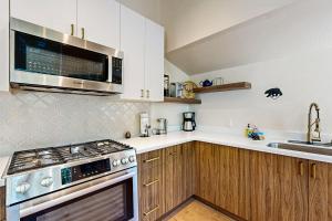 Modern Mountain Getaway